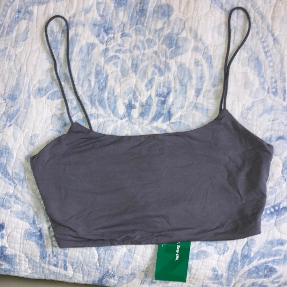 gray/blue crop top